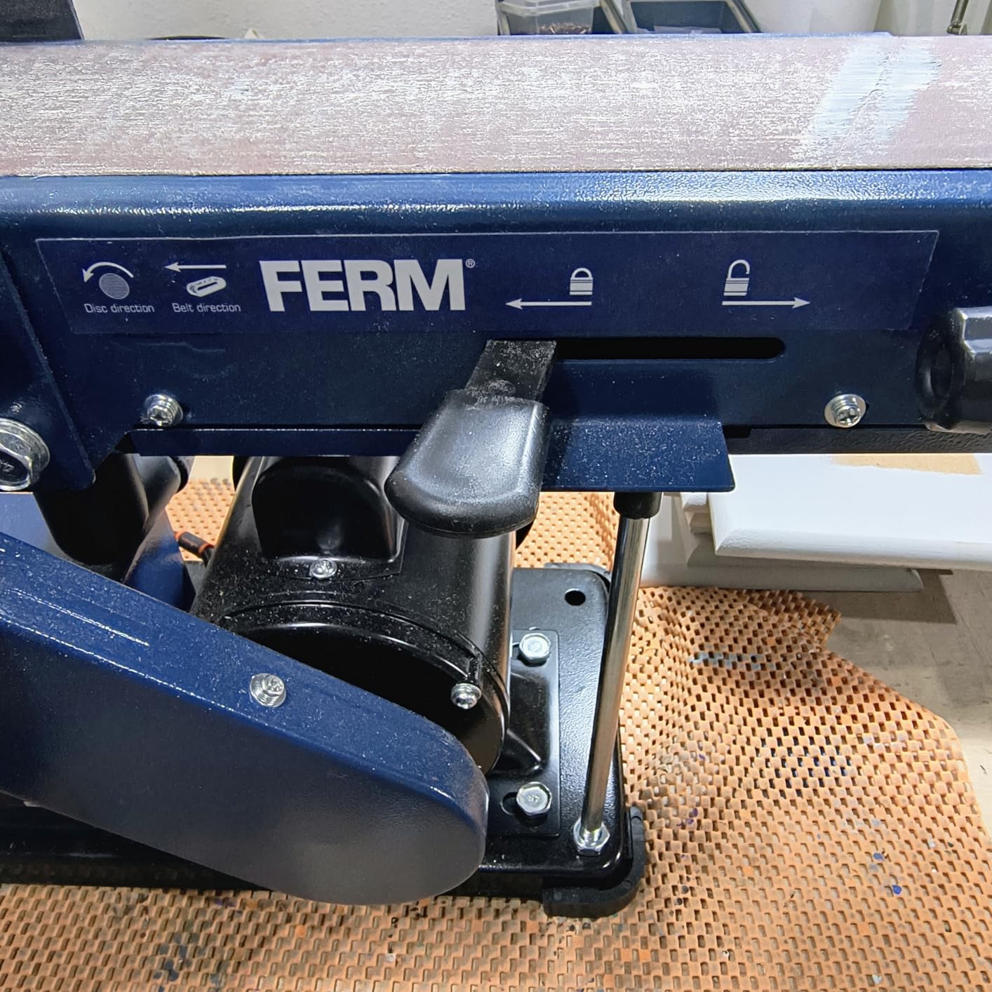 FERM BGM1022 levigatrice da banco 350W 150 mm nastro+disco