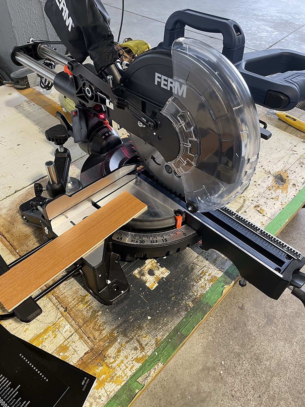 FERM MSM1040 Troncatrice Radiale 1900W Ø254mm Laser