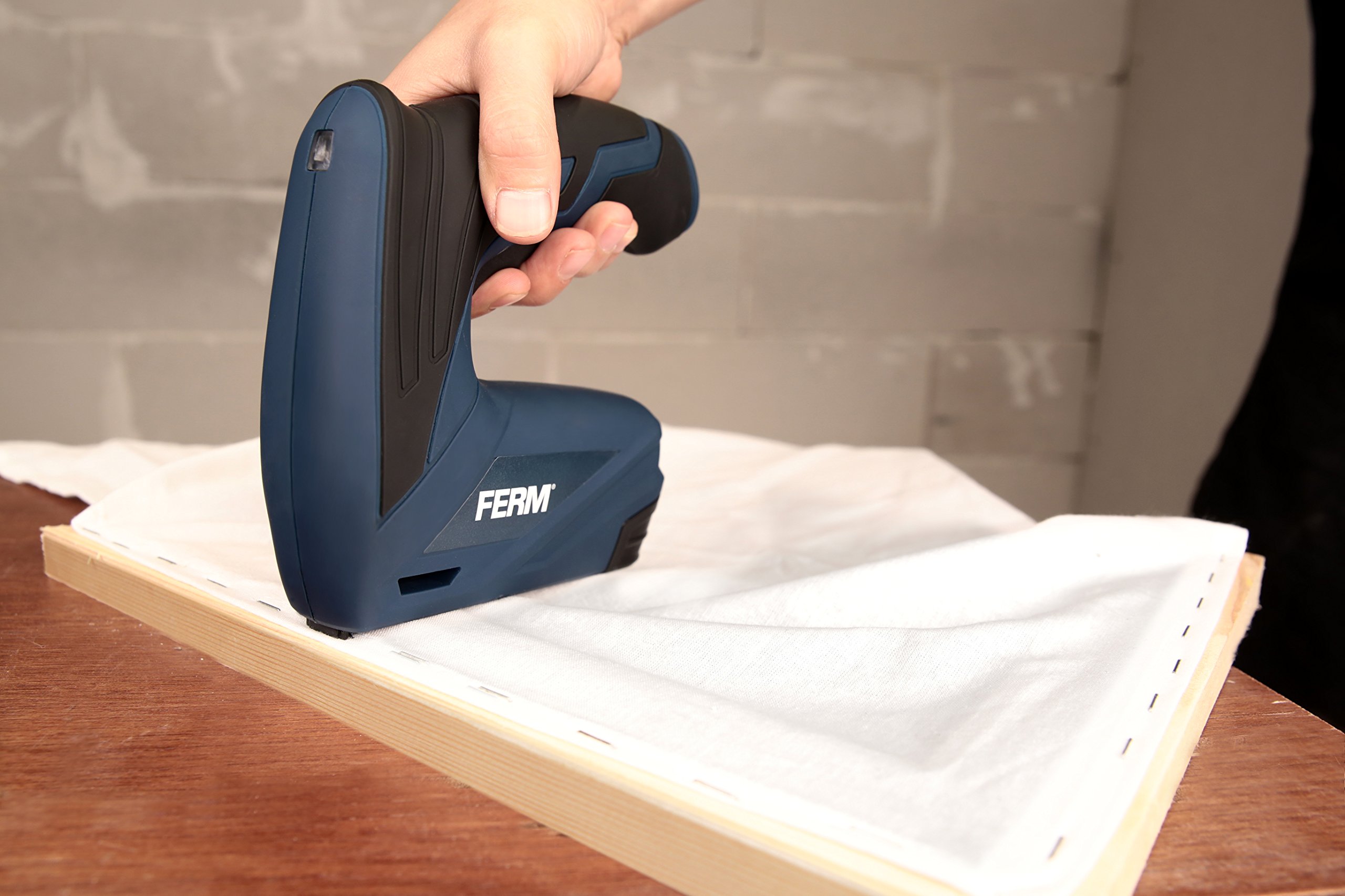 Ferm ETM1005 graffatrice a batteria 3,6V con graffette