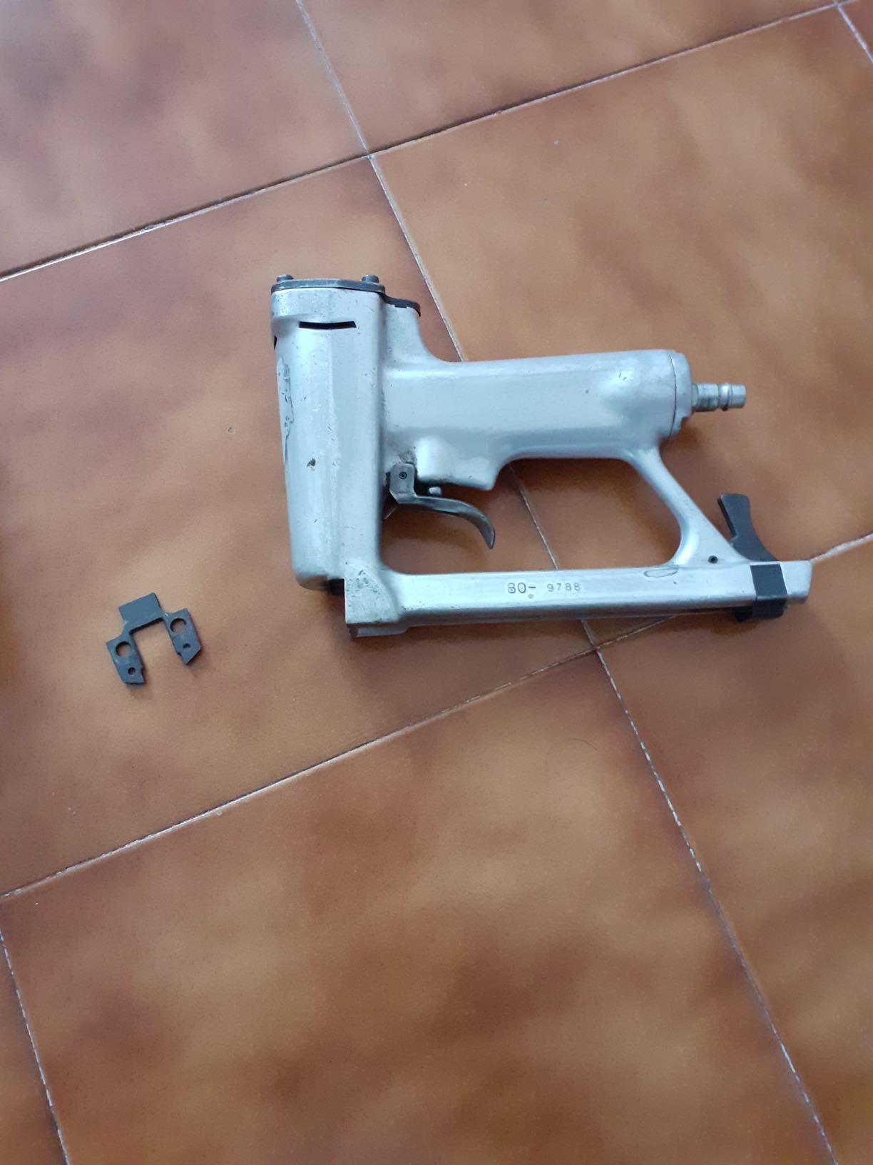 Valex 8016 Puntatrice Pneumatica 6,2 bar 100 Punti