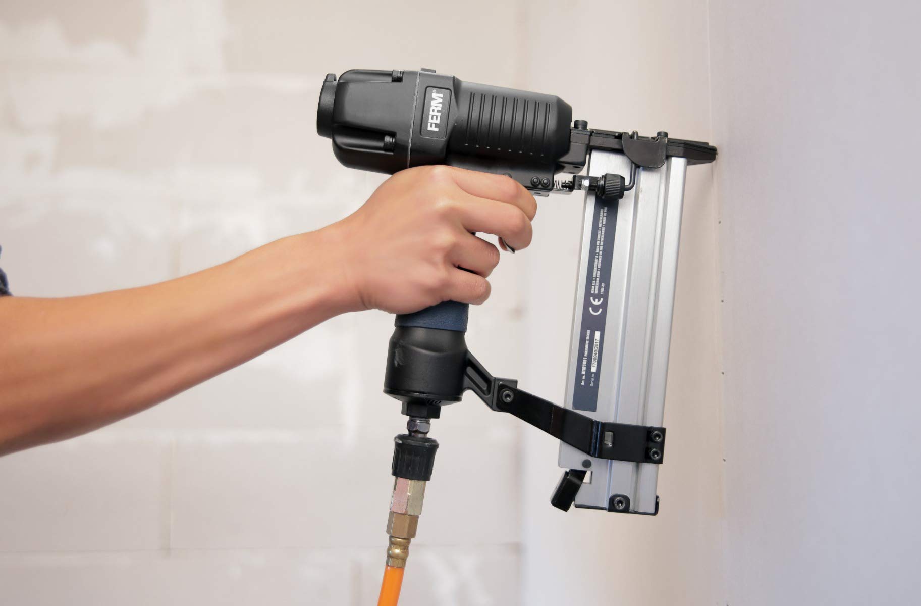 FERM ATM1051 graffatrice pneumatica chiodi+graffe soft grip