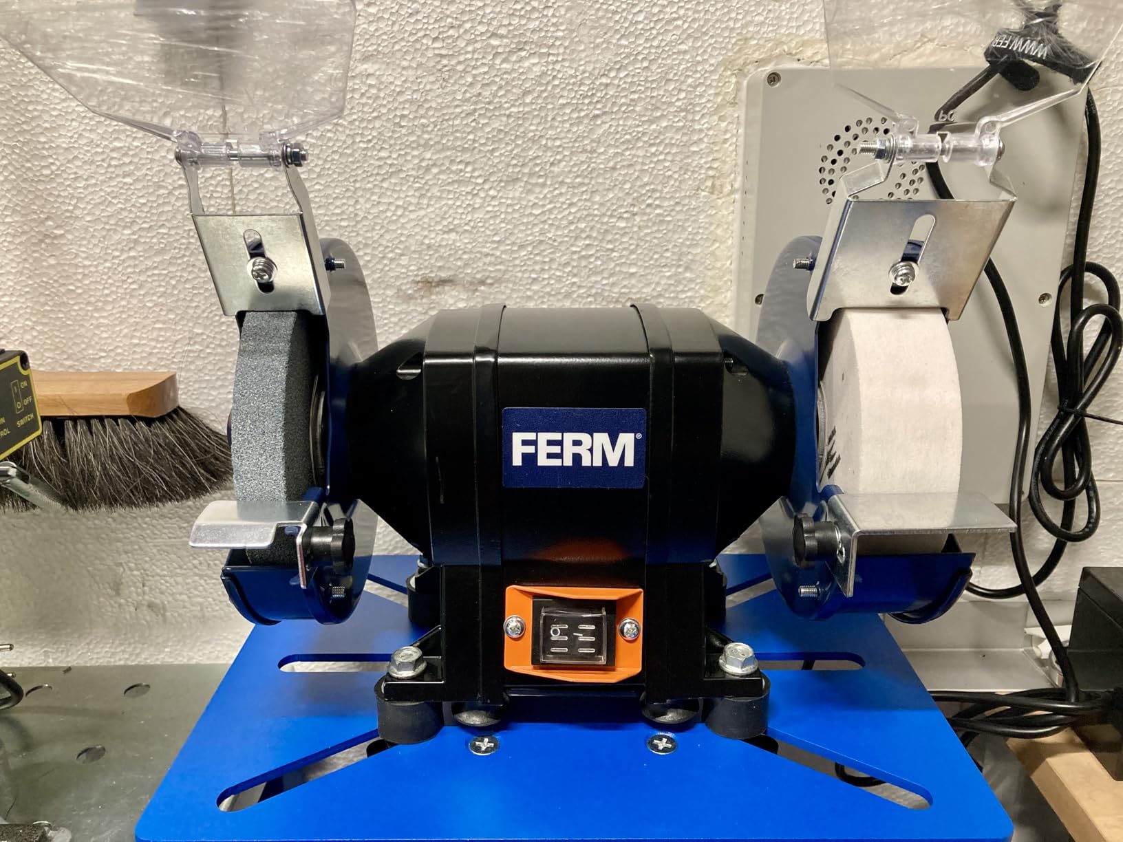 Ferm BGM1020 molatrice da banco 250W 150 mm 2 mole