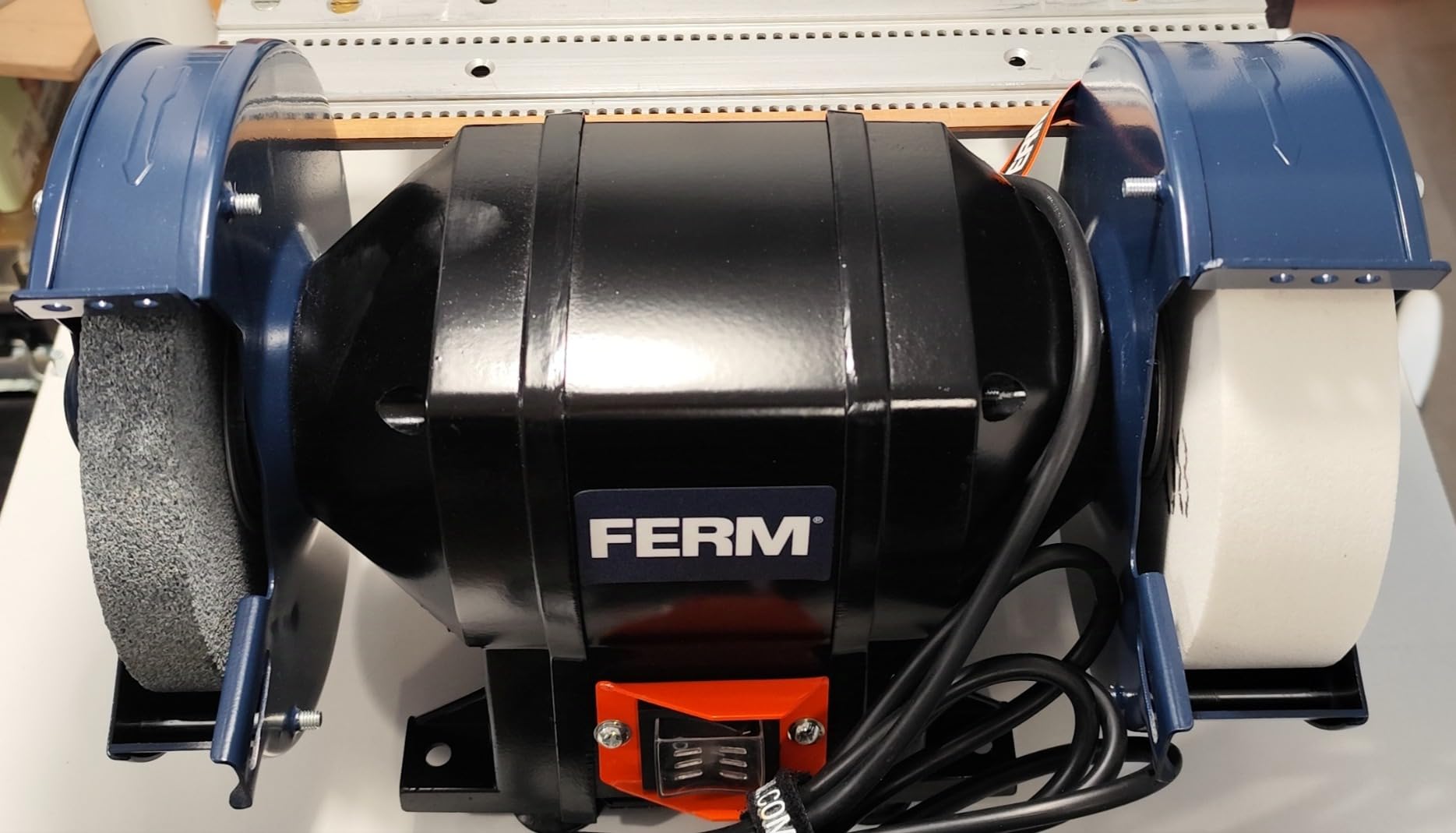 Ferm BGM1020 molatrice da banco 250W 150 mm 2 mole