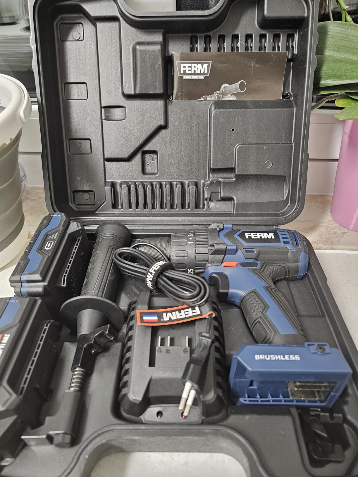 FERM Trapano a percussione 20V brushless 46Nm 2 batterie